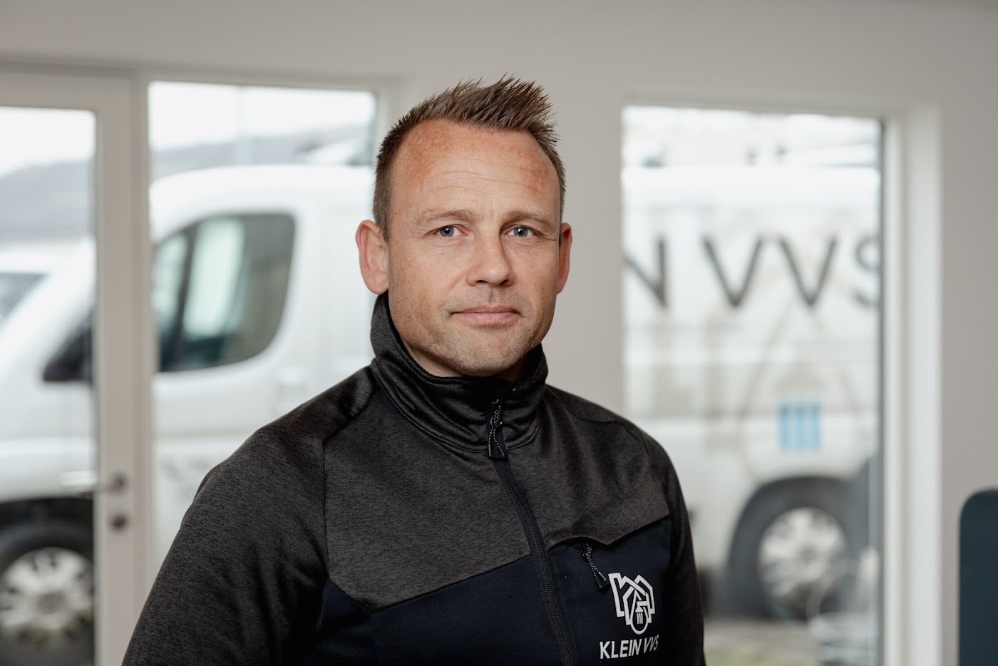 Martin Klein ved servicevognen